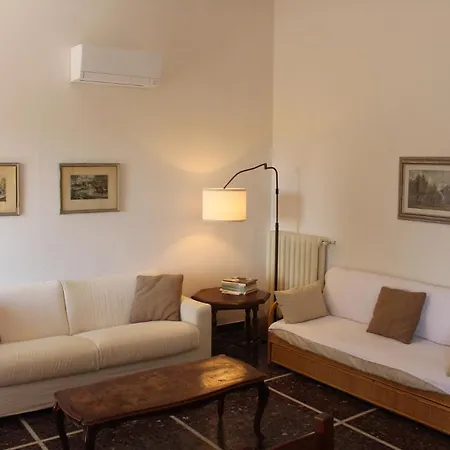 Il Salotto Di Berentano Apartment *